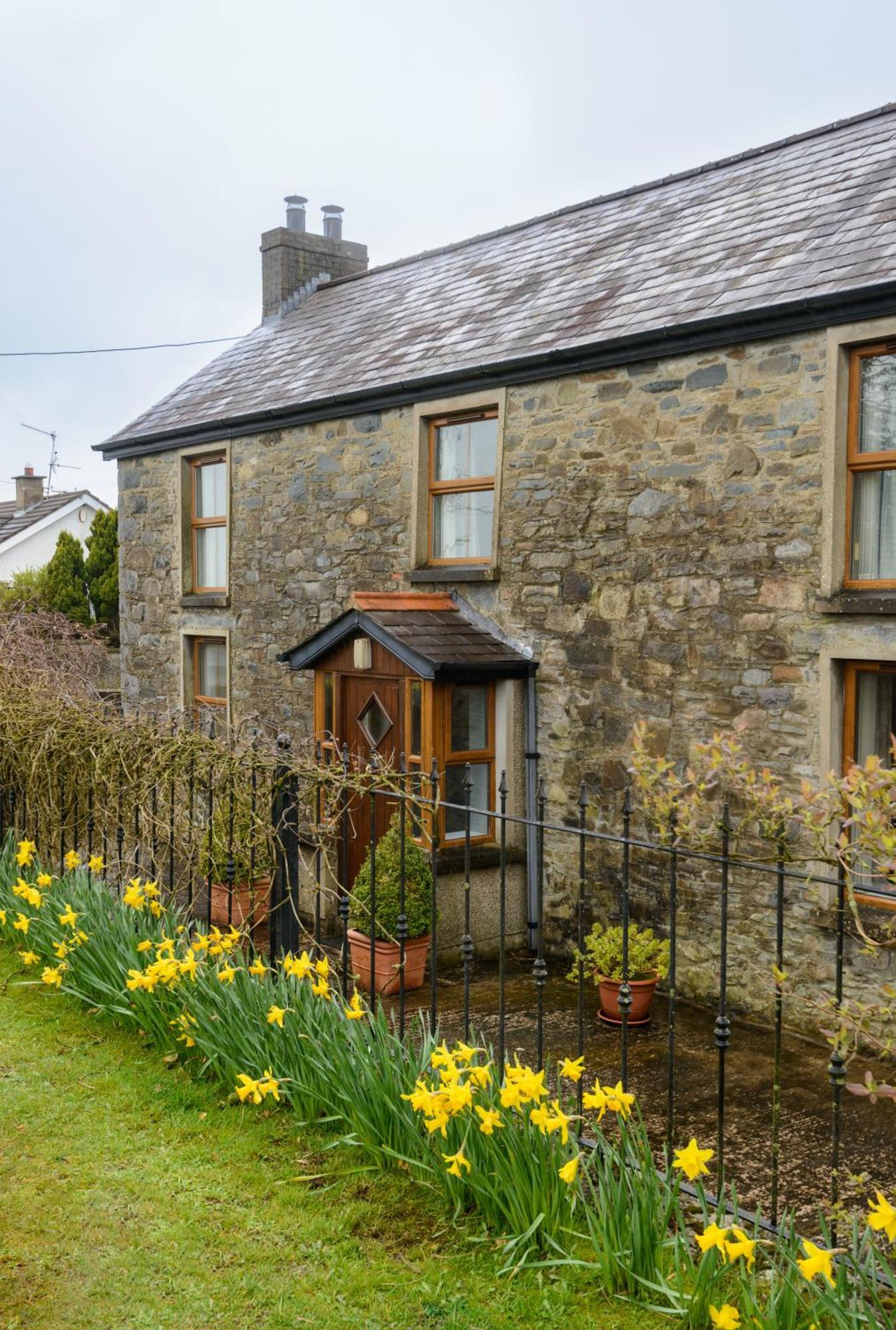 Grove Fort Self Catering Farmhouse Finnis Exterior photo